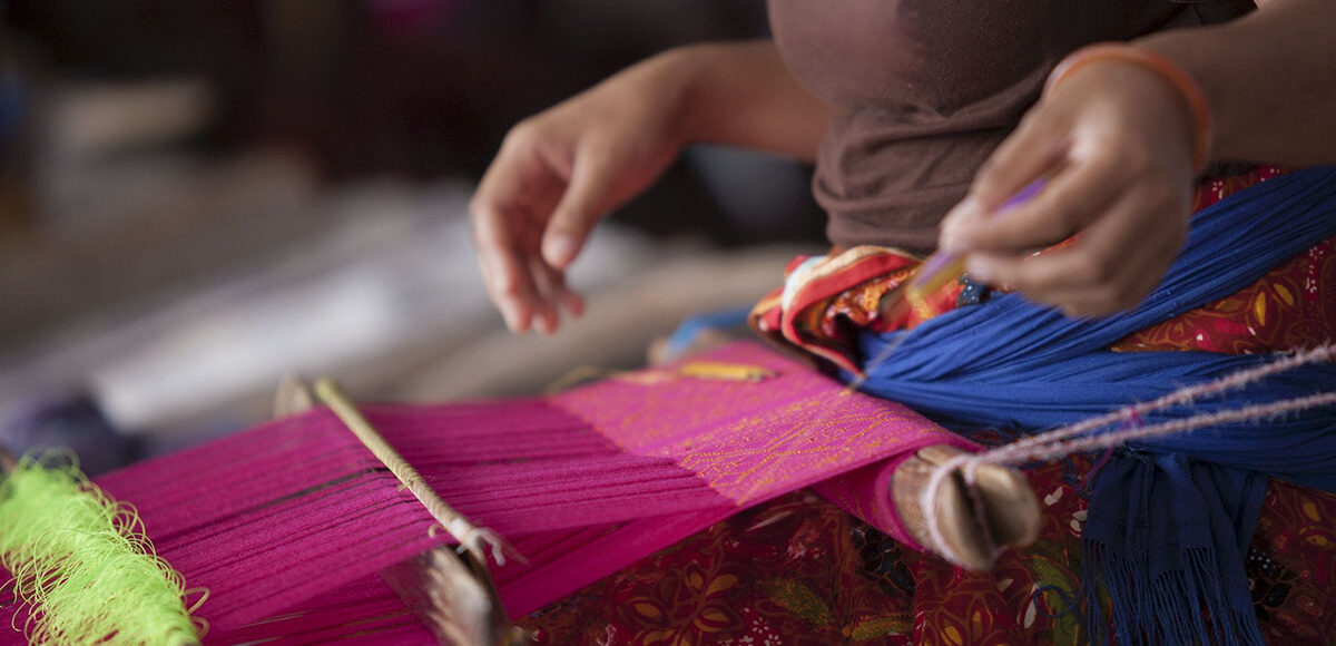 BAYAN WEAVING & LOMBOK TREASURES